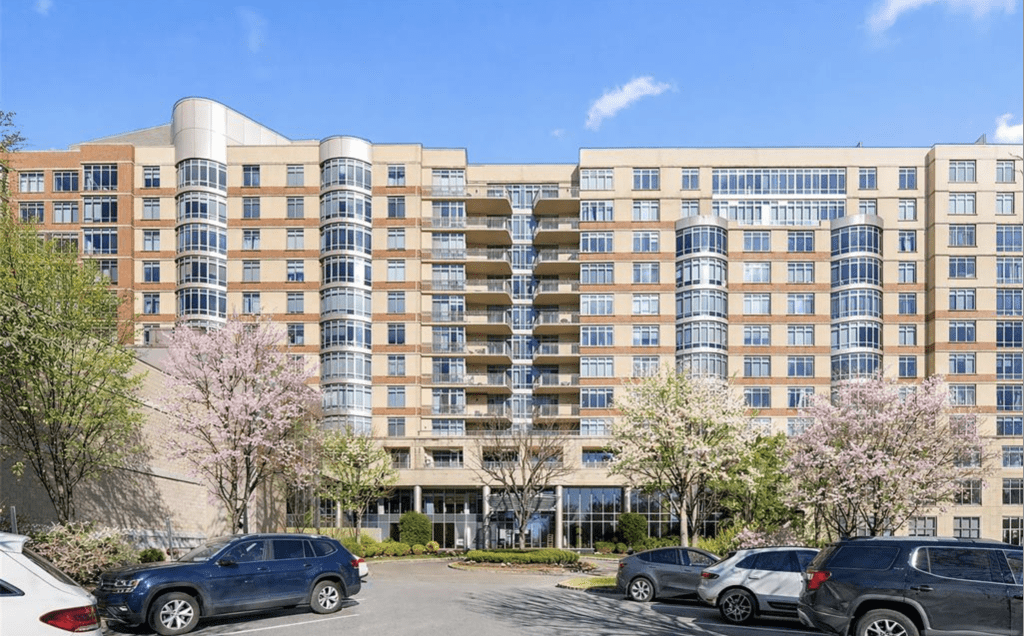 8100 River Road, Unit #1011, North Bergen