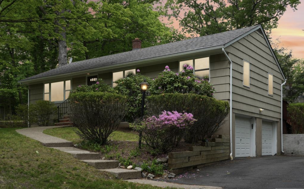 900 Hillsdale Avenue, Hillsdale